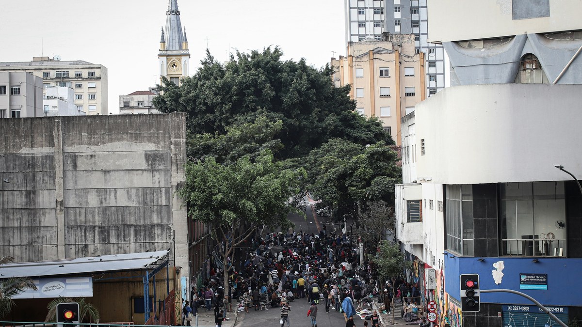 Custo digital saturado vs ativação rua