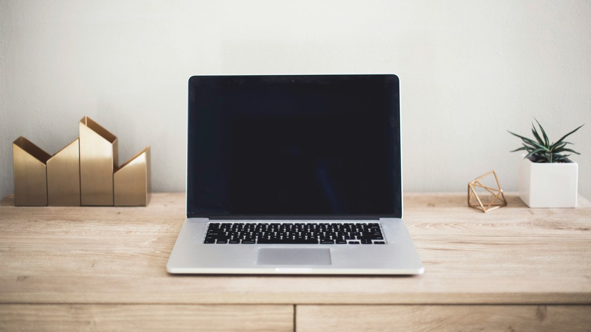 Setup de ferramentas técnicas para workflow assistido por IA com console de configuração de modelo